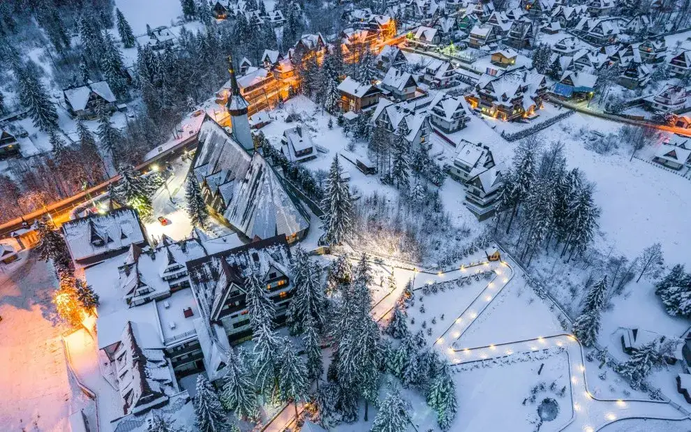 Zdjęcie Gdzie na romantyczny weekend zimą? Odkryj magiczne miejsca w Polsce