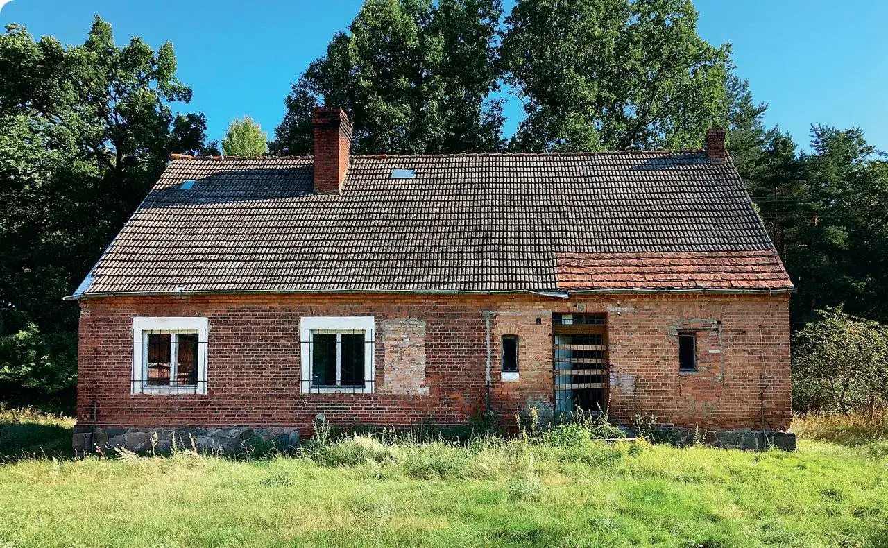 Zdjęcie Dachówka czy blachodachówka na stary dom - co wybrać dla trwałości i estetyki?