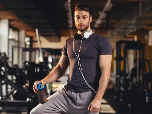 Zdjęcie Ile przed treningiem brać kofeinę, aby maksymalnie zwiększyć efekty?