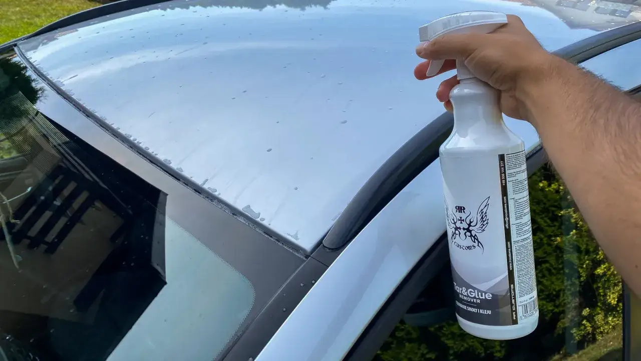 Zdjęcie Skuteczne sposoby na usunięcie żywicy z karoserii samochodu