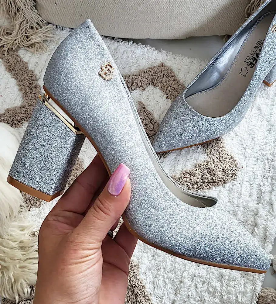 Zdjęcie Jakie buty w ciąży na wesele - wygodne i eleganckie rozwiązania