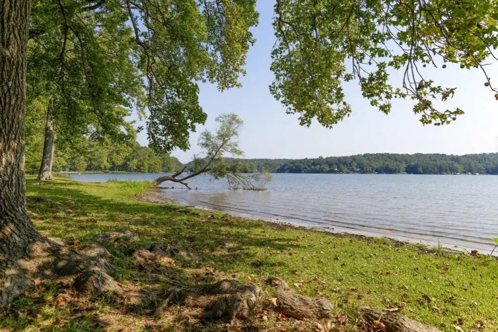 Zdjęcie Działka nad jeziorem z linią brzegową kujawsko pomorskie – idealna inwestycja