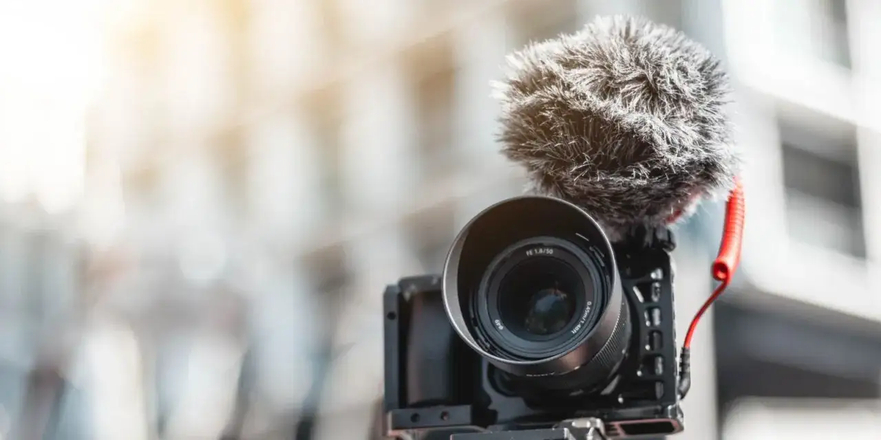 Zdjęcie Najlepszy mikrofon do aparatu — co wybrać, aby nagrać doskonały dźwięk?