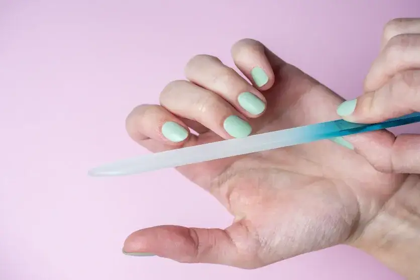 Zdjęcie Jakie pilniki do manicure hybrydowego wybrać, aby uniknąć uszkodzeń?