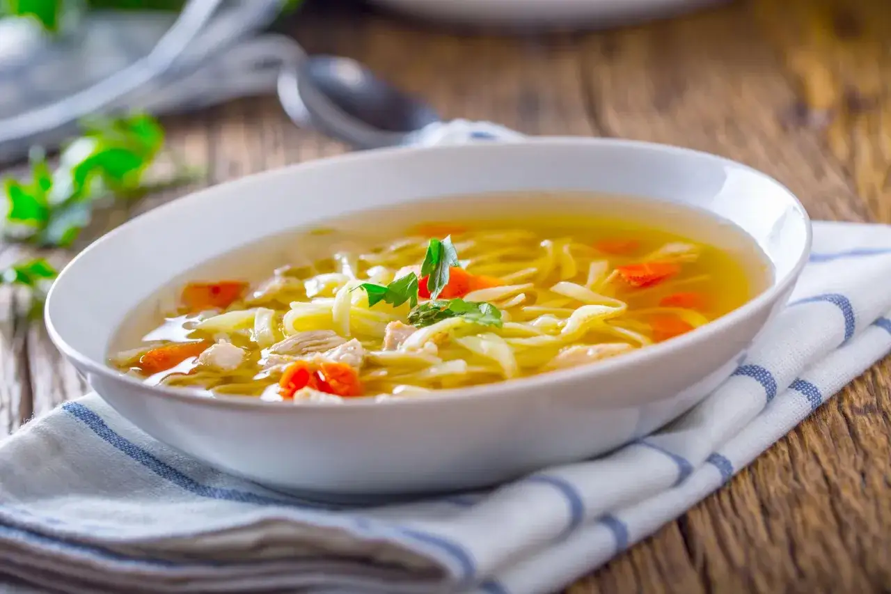 Zdjęcie Czy można jeść rosół przy wysokim cholesterolu? Oto co warto wiedzieć
