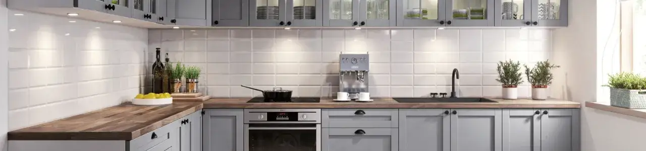 Zdjęcie Idealne kolory ścian do jasno szarych mebli kuchennych, które zachwycają