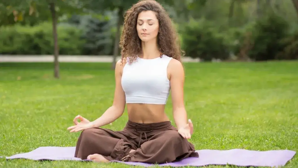 Zdjęcie Praktyczne techniki jak oddychać podczas medytacji - wskazówki eksperta