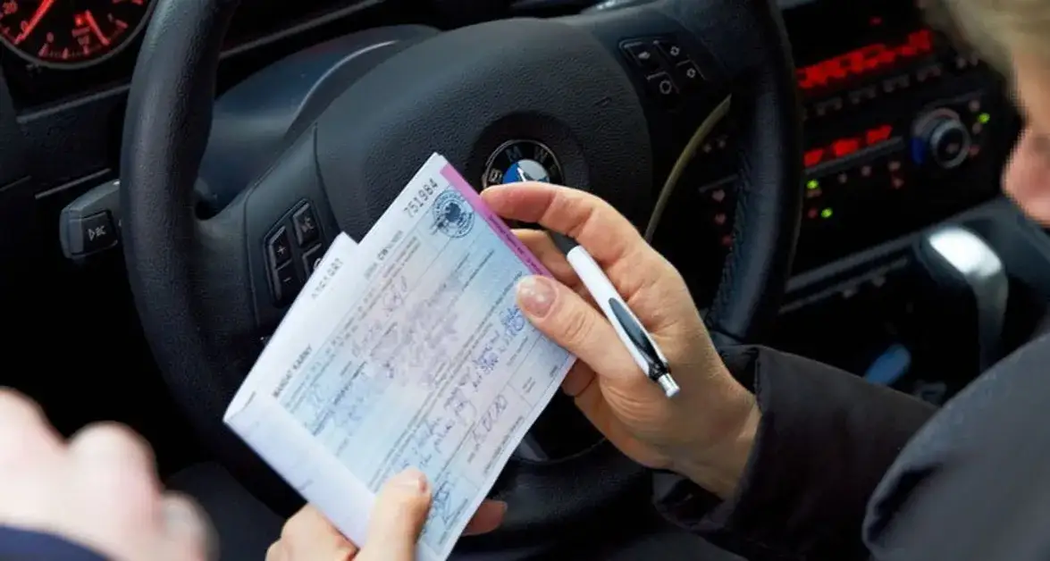 Zdjęcie Czy straż miejska może wystawić mandat za parkowanie na osiedlu? Sprawdź zasady