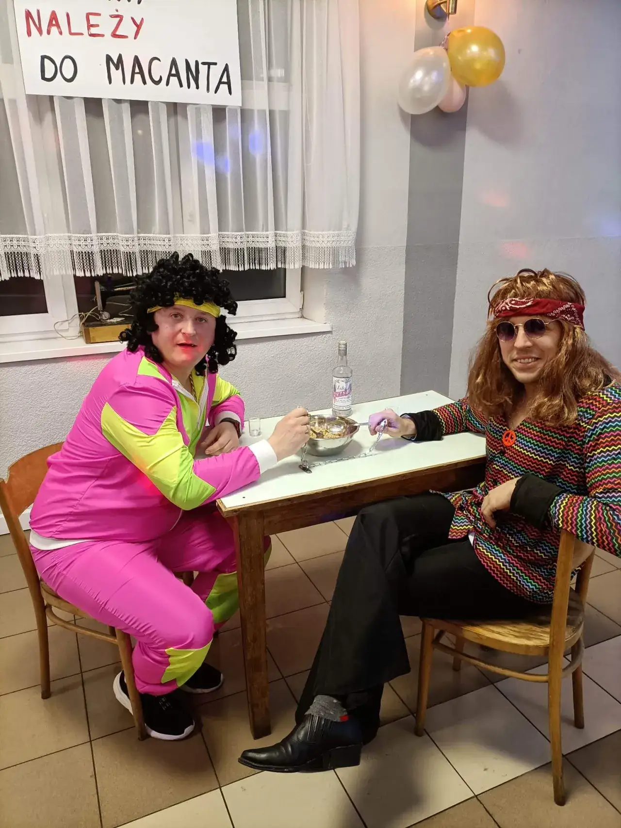 Zdjęcie Impreza w stylu PRL pomysły: jak stworzyć niezapomniany klimat retro