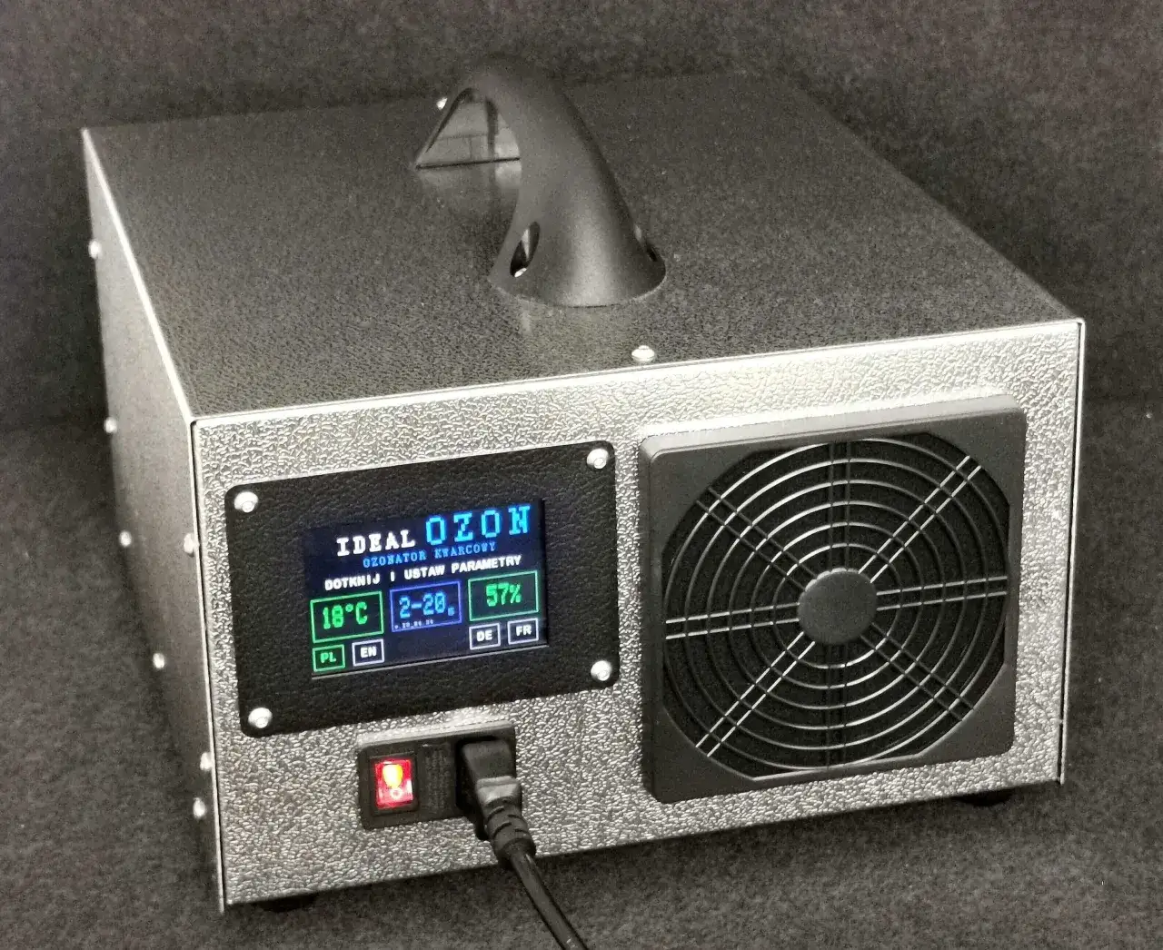 Zdjęcie Jak wybrać skuteczny ozonator do samochodu, aby uniknąć nieprzyjemnych zapachów?