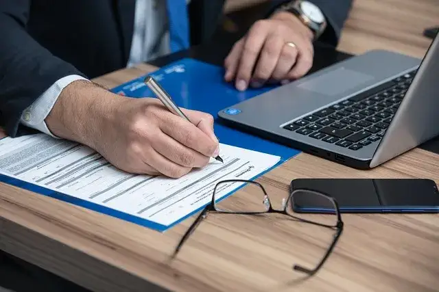 Zdjęcie Czy adwokat może prowadzić inną działalność gospodarczą bez ryzyka?