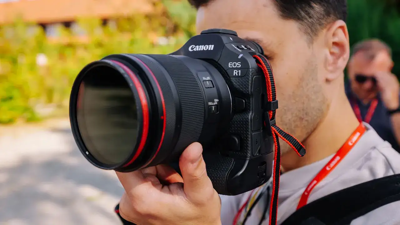 Zdjęcie Najlepsze lustrzanki Canon dla początkujących – wybierz mądrze i oszczędzaj