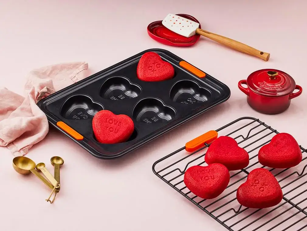 Zdjęcie Czy babeczki piec z termoobiegiem? Odkryj sekrety idealnych wypieków