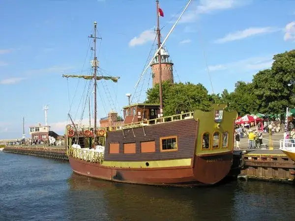 Zdjęcie Ile kosztuje rejs statkiem w Kołobrzegu? Ceny i atrakcje, które Cię zaskoczą