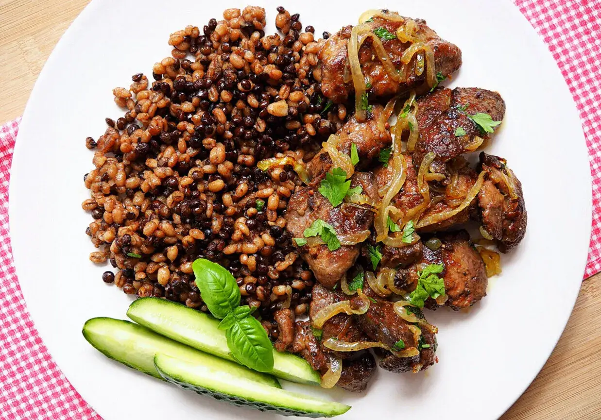 Zdjęcie Wątróbka drobiowa w diecie – zaskakująco zdrowy czy niebezpieczny składnik?