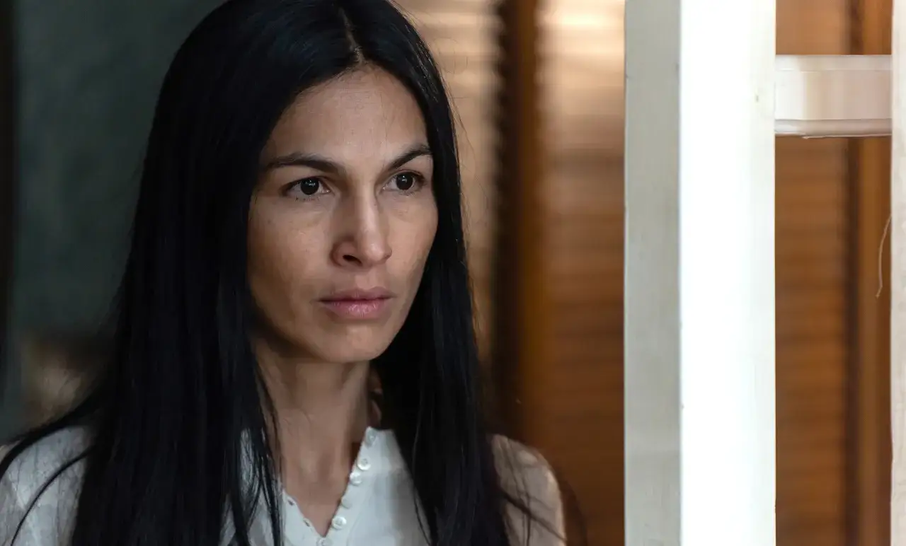 Zdjęcie Élodie Yung - poznaj gwiazdę MCU i serialu The Cleaning Lady w jednym miejscu