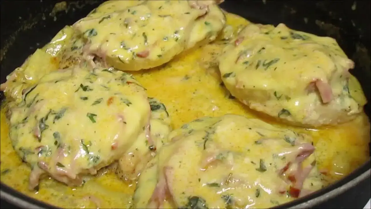 Zdjęcie Pyszny przepis na filet drobiowy po hawajsku z ananasem i serem