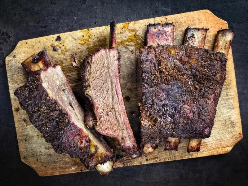 Zdjęcie Jak długo piec żeberka w piekarniku - sekret perfekcyjnego smaku i chrupkości