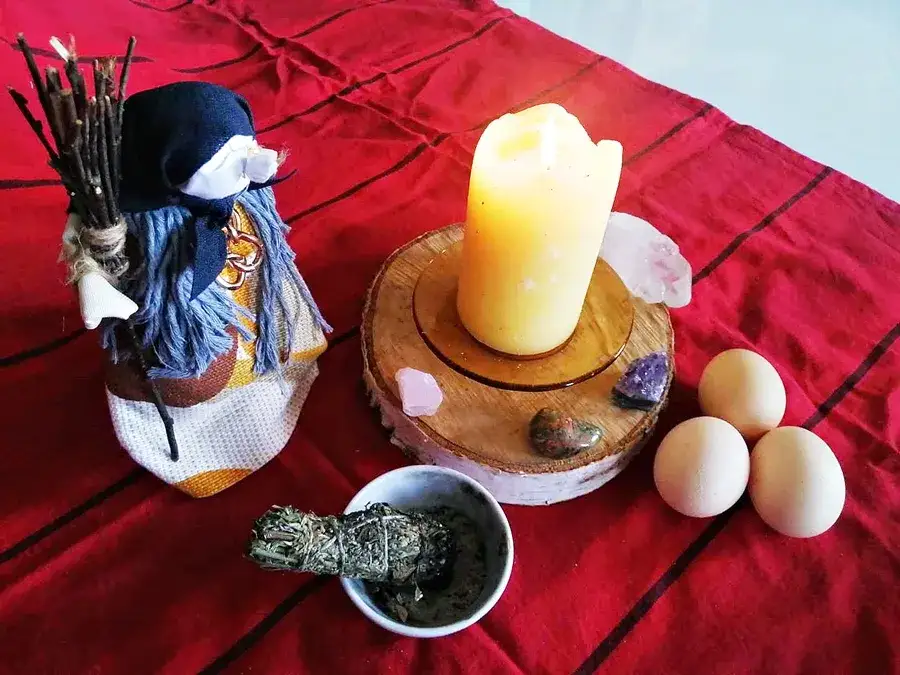 Zdjęcie Oczyszczanie jajkiem czy to grzech? Poznaj stanowisko Kościoła