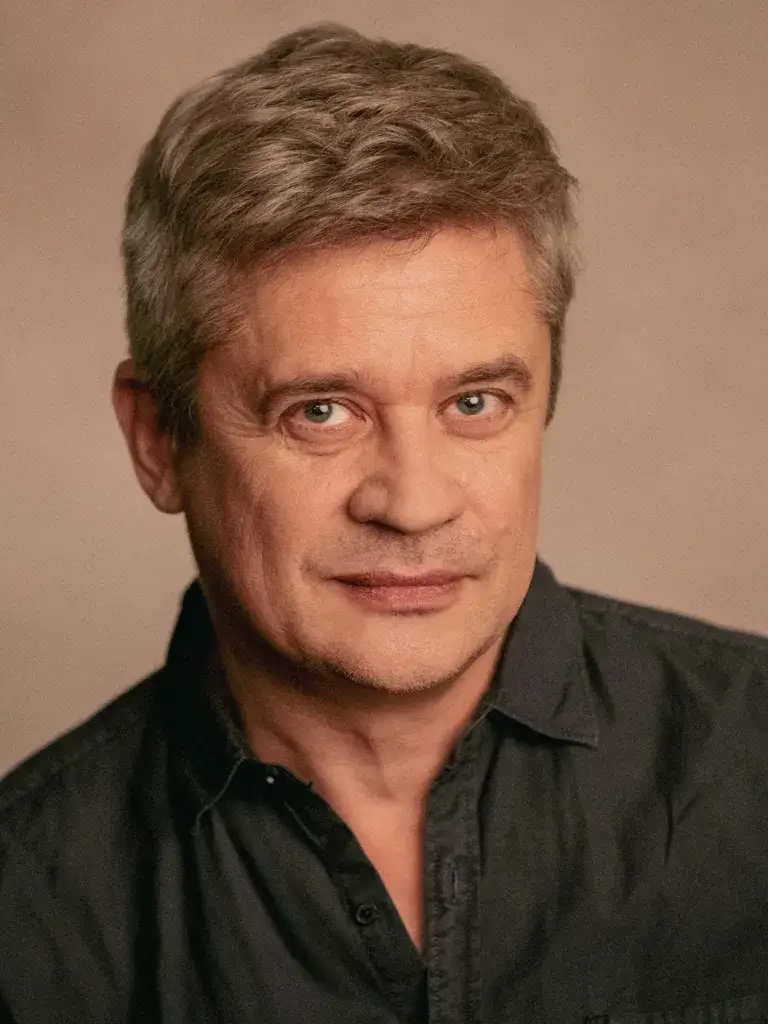 Zdjęcie Piotr Grabowski aktor - fascynująca historia kariery i życia osobistego