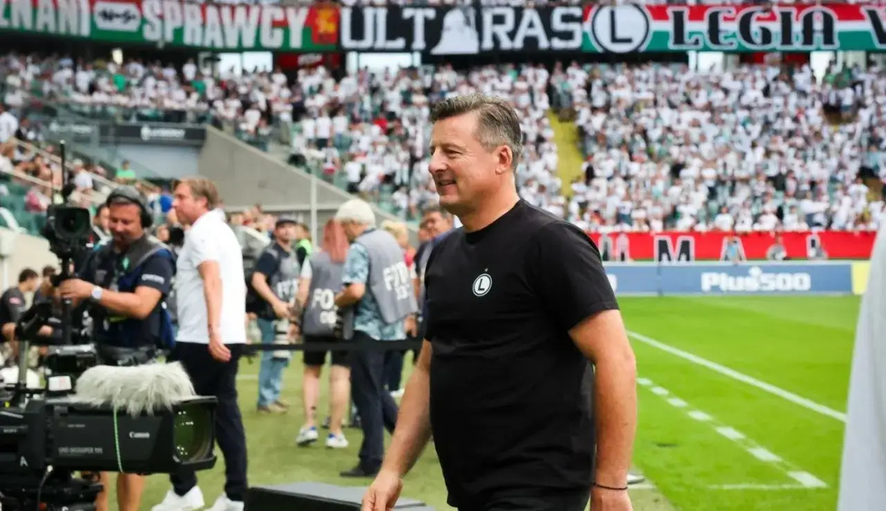 Zdjęcie Ile zarabia trener Legii Warszawa? Zaskakujące kwoty i porównania.