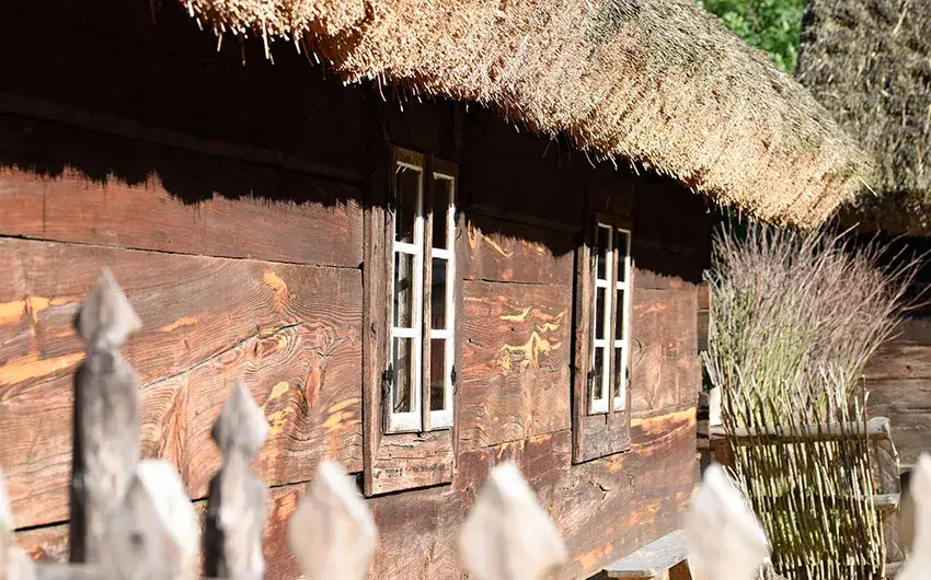 Zdjęcie Skansen w Kłóbce - atrakcje, historia i praktyczne informacje dla odwiedzających