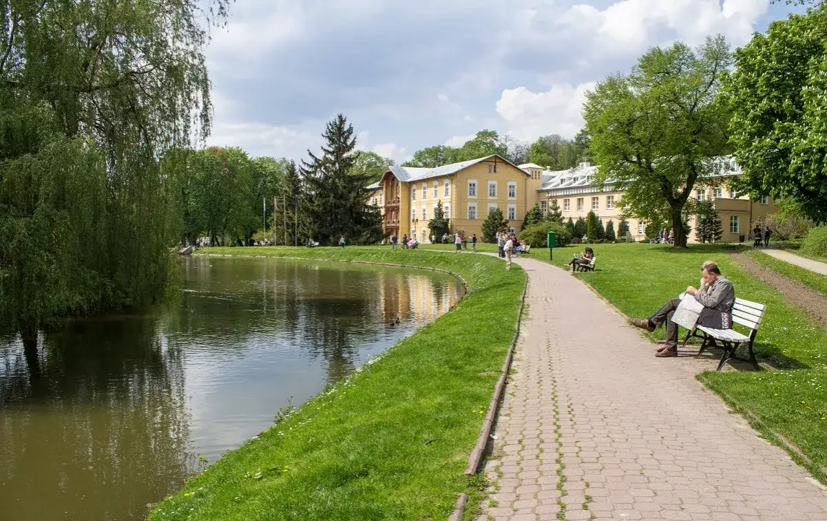 Zdjęcie Czy za sanatorium z NFZ się płaci? Sprawdź ukryte koszty pobytu