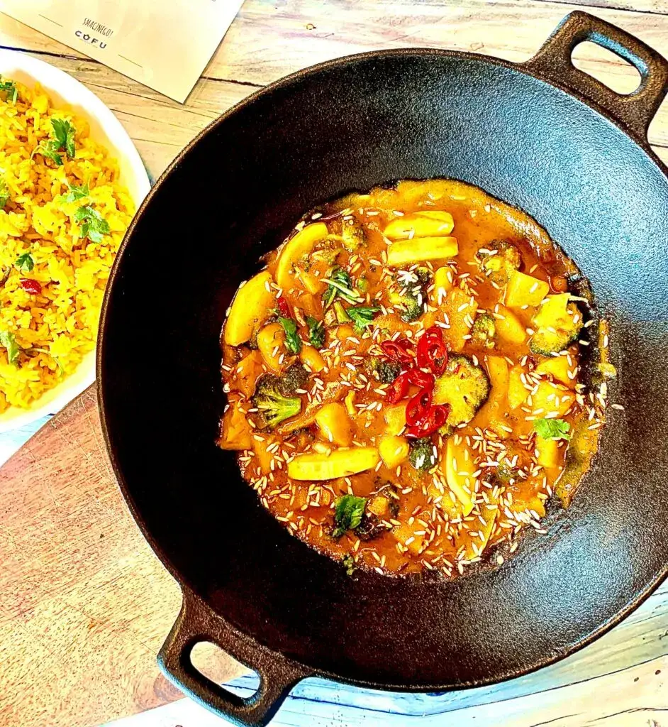 Zdjęcie Czy żółte curry jest ostre? Odkryj jego łagodny smak i właściwości
