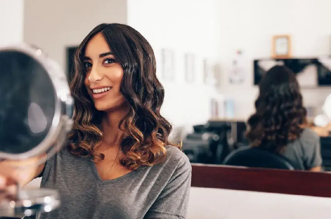 Zdjęcie Jak zrobić loki na końcówkach włosów: 5 skutecznych metod