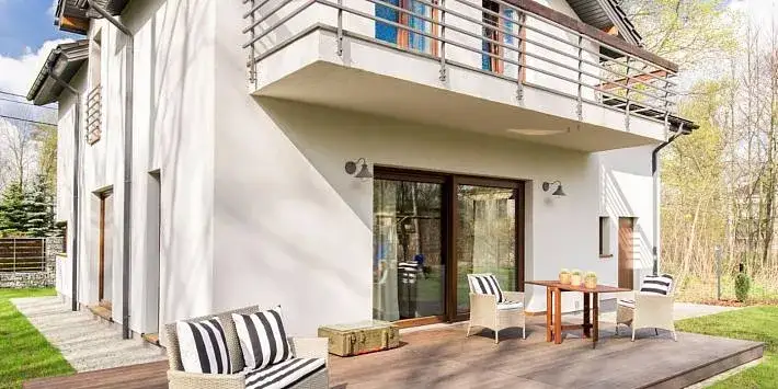 Zdjęcie Czy taras drewniany wymaga pozwolenia na budowę? Sprawdź ważne przepisy