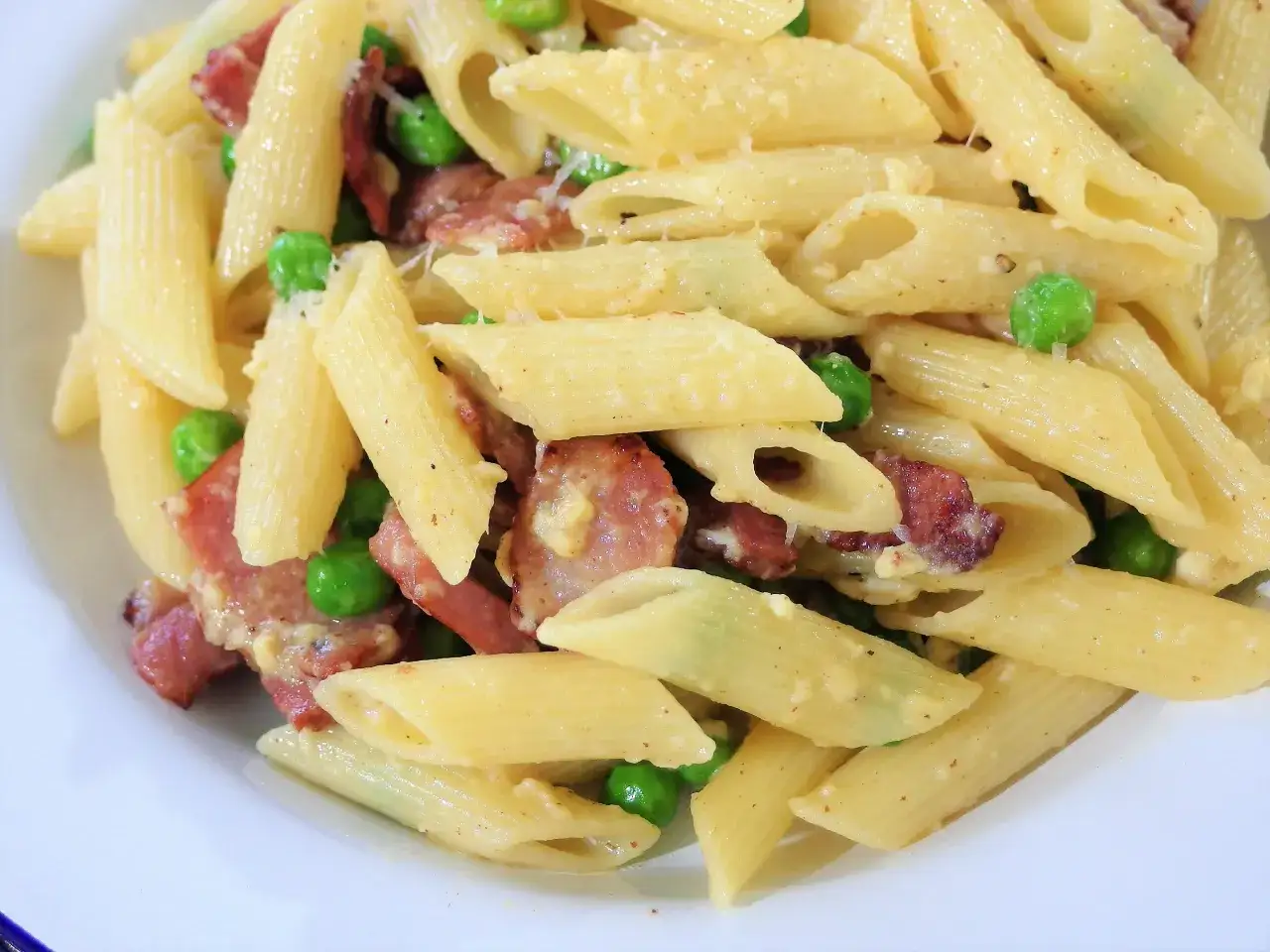 Zdjęcie Jak zrobić idealną carbonarę z penne? Prosty przepis bez błędów