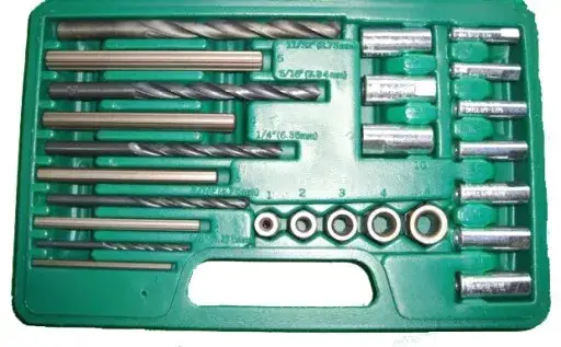 Zdjęcie 6 skutecznych sposobów wykręcania urwanych śrub z bloku silnika krok po kroku