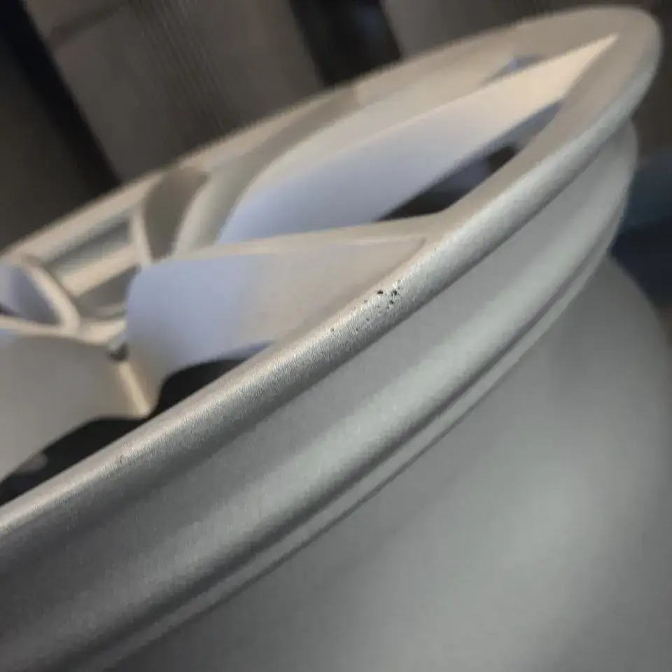 Zdjęcie Jak spawać felgi aluminiowe: 10 kluczowych wskazówek i technik