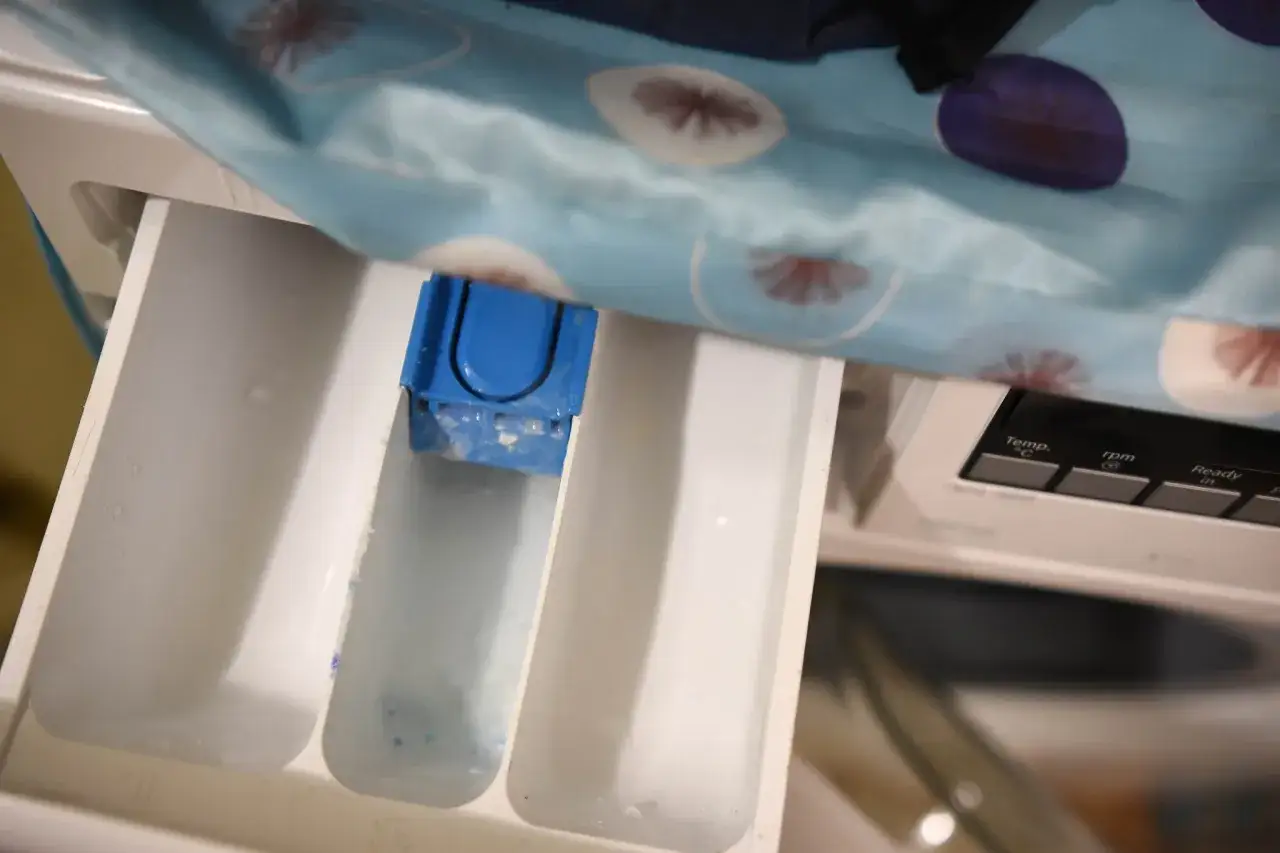 Zdjęcie Ocet do prania gdzie wlać? Oto najlepsze sposoby na skuteczne pranie