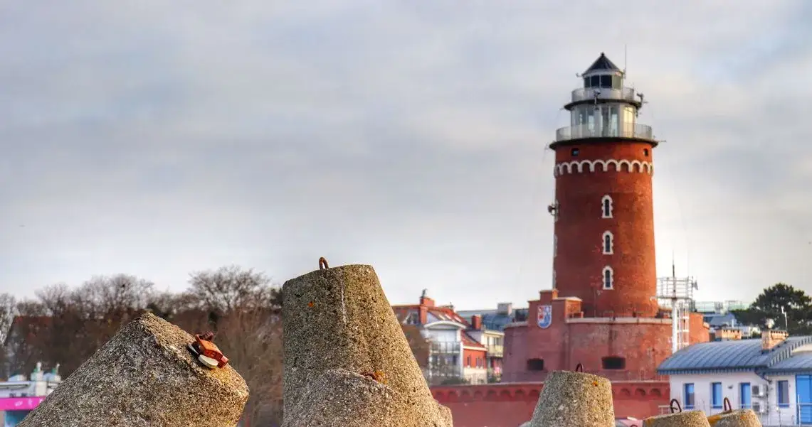 Zdjęcie Kołobrzeg latarnia – ile schodów musisz pokonać, aby wejść na szczyt?