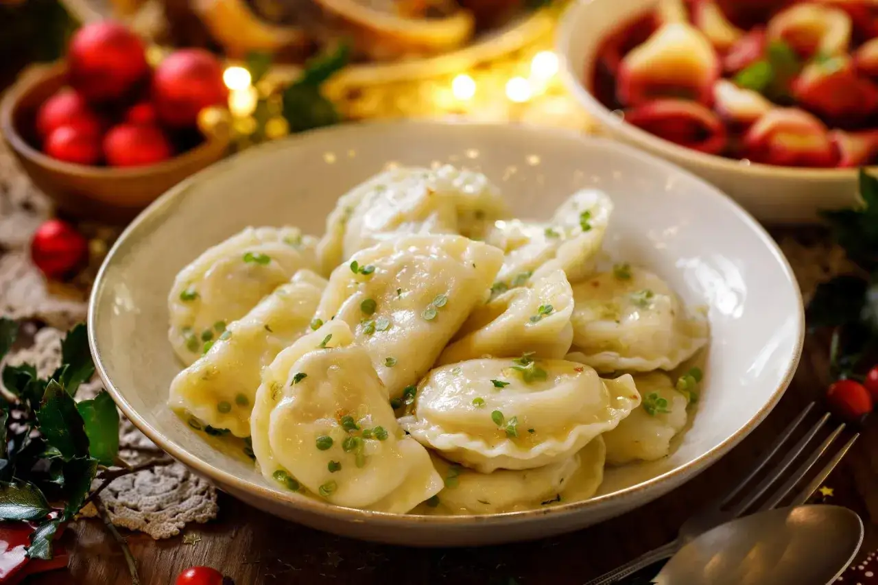 Zdjęcie Jak długo i prawidłowo gotować mrożone pierogi - sprawdzone sposoby