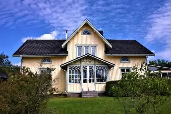 Zdjęcie Jak zabezpieczyć elewacje przed brudem i uniknąć kosztownych napraw