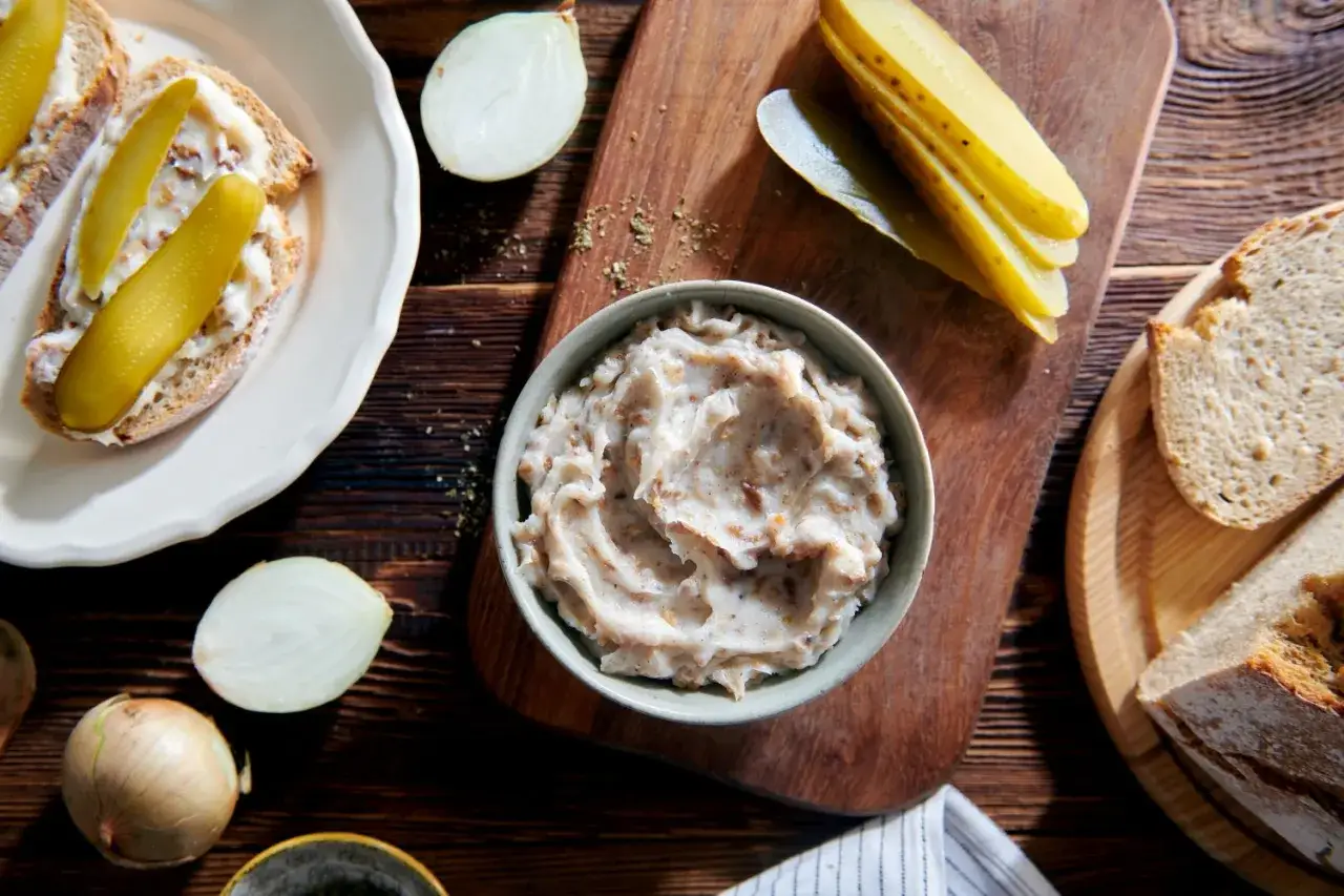 Zdjęcie Jak zrobić smalec z cebulką - prosty przepis na domowy smak