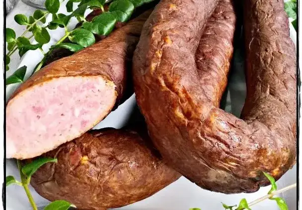 Zdjęcie Przepis na kiełbasę wiejską 5 kg - zaskocz rodzinę smakiem domowej wędliny