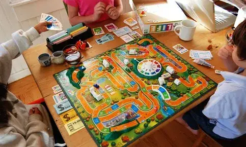 Zdjęcie Jakie gry rodzinne polecacie? Odkryj najlepsze propozycje dla wszystkich