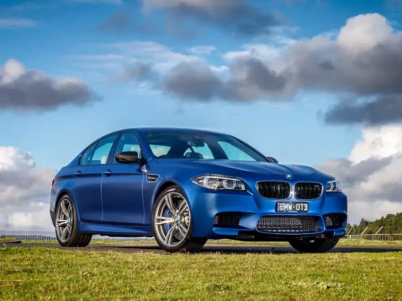 Zdjęcie BMW M5 F10 – szczegółowe dane techniczne, osiągi i problemy użytkowników