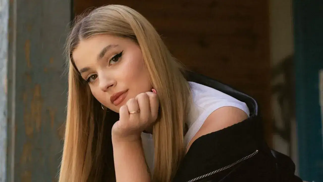 Zdjęcie Julia Żugaj wiek - ile lat ma popularna influencerka i youtuberka?