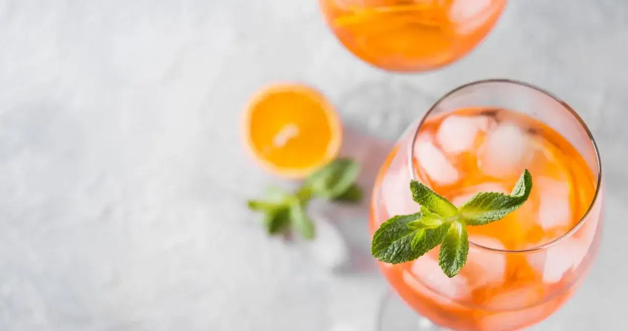 Zdjęcie Najlepsze drinki z winem, które zaskoczą Twoich gości