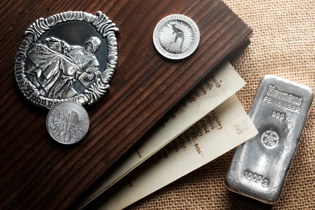 Zdjęcie Czy inwestowanie w srebro ma sens? Odkryj zalety i ryzyka tej decyzji