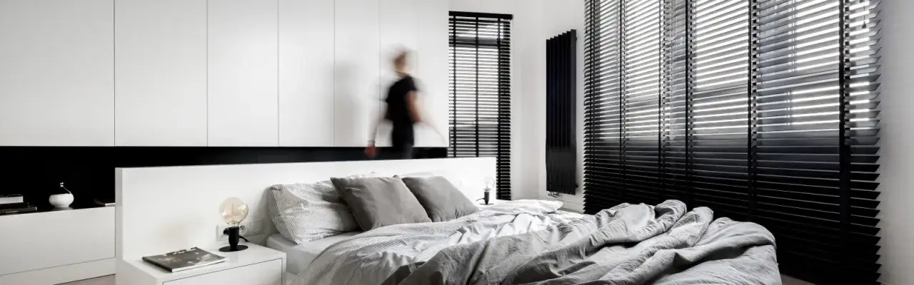 Zdjęcie Jak udekorować okno w sypialni, by stworzyć przytulną atmosferę