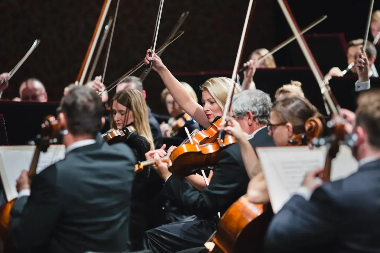 Zdjęcie Orkiestra symfoniczna w Toruniu: historia, koncerty i edukacja muzyczna