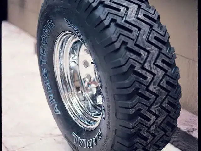 Zdjęcie Jak dobrać idealne opony do Jeep WJ po podniesieniu o 2 cale? Praktyczne porady