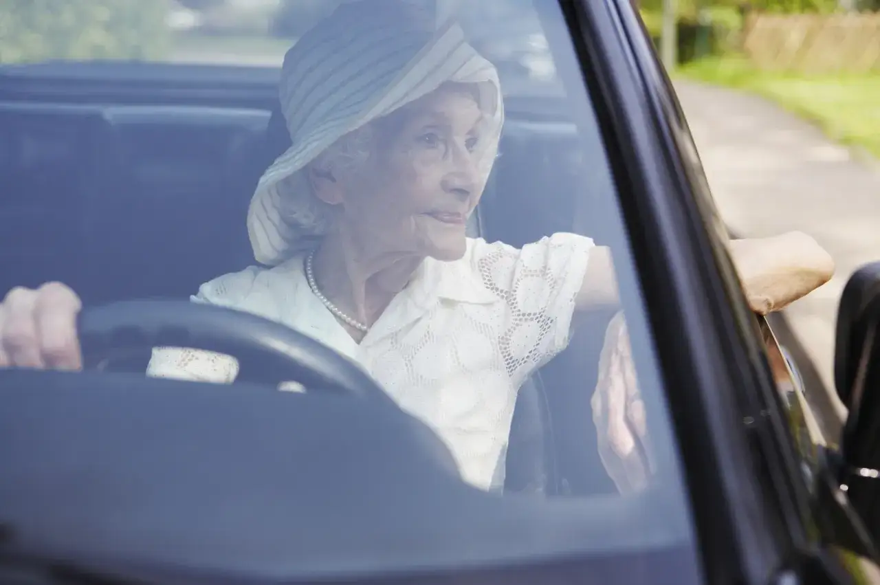 Zdjęcie Prawo jazdy po 75 roku życia: Co trzeba wiedzieć przed przystąpieniem do egzaminu?