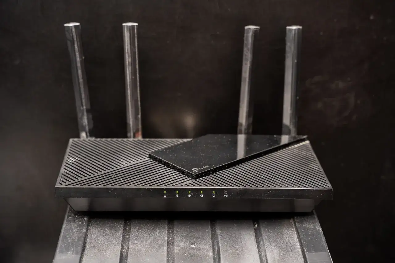 Zdjęcie Jaki router na zewnątrz budynku? Wybierz najlepszy model dla siebie