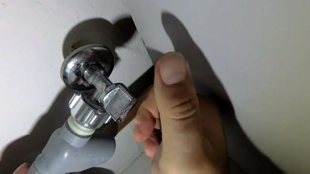 Zdjęcie Jak naprawić zmywarkę Amica z błędem E1 - proste kroki do rozwiązania